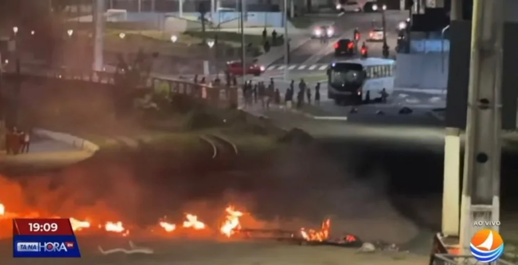 Morte em ação policial gera protesto no Passo da Pátria, na zona Leste de Natal